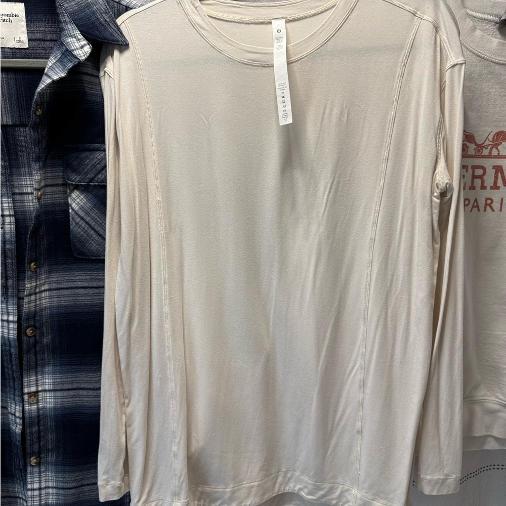 Lululemon Light Cream Long Sleeve Crew Tee